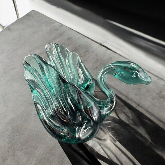 Hand Blown Emerald Green Glass Duck Bird Swan Hand Made Glass Figure Paperweight - Picture 4 of 16
